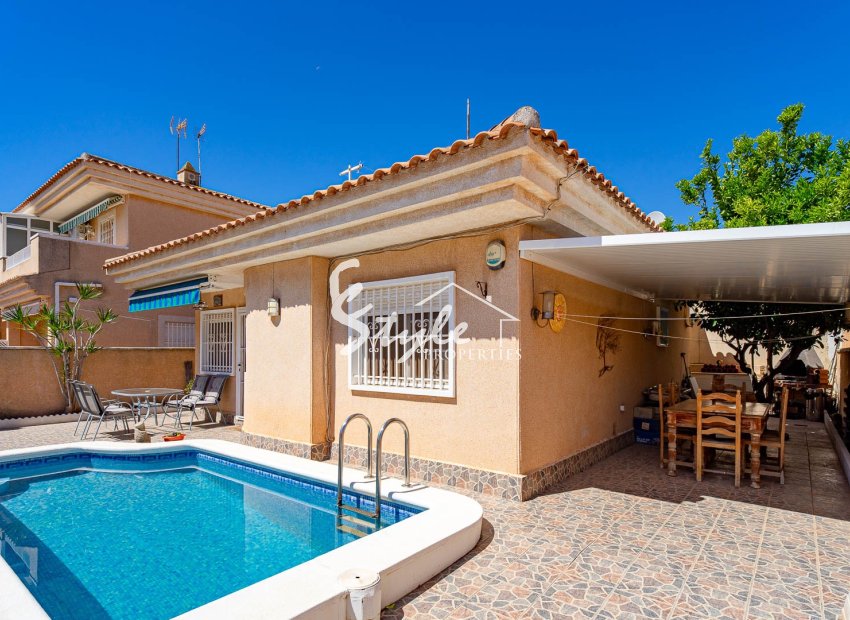 Resale - Villa - Punta Prima