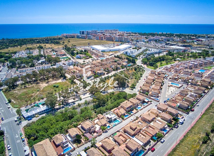 Resale - Villa - Punta Prima