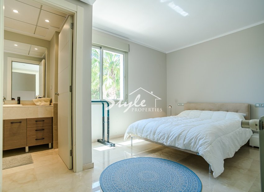 Resale - Villa - San Miguel De Salinas - Las Colinas Golf