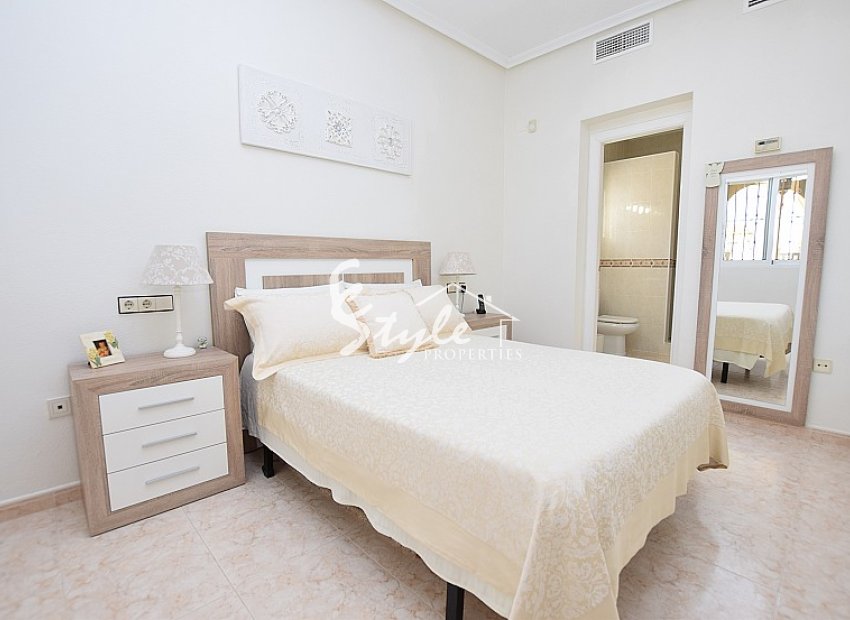 Resale - Villa - San Miguel De Salinas