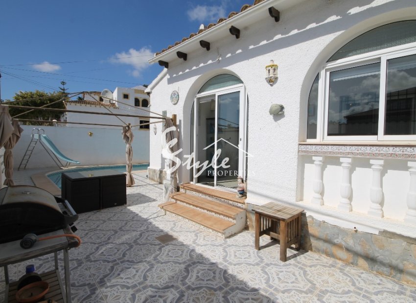 Resale - Villa - San Miguel De Salinas