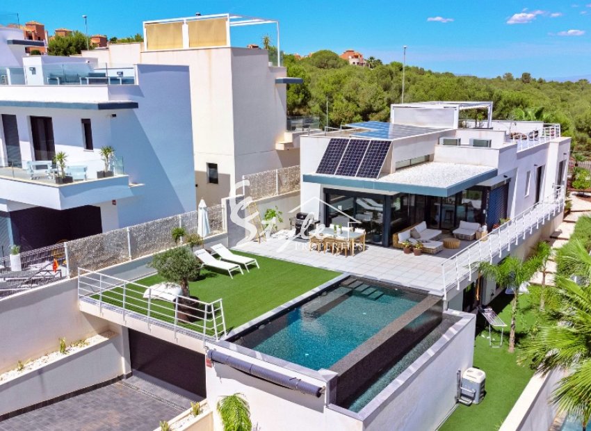 Resale - Villa - San Miguel De Salinas