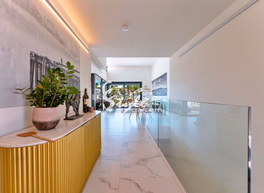 Resale - Villa - San Miguel De Salinas