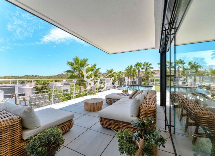 Resale - Villa - San Miguel De Salinas