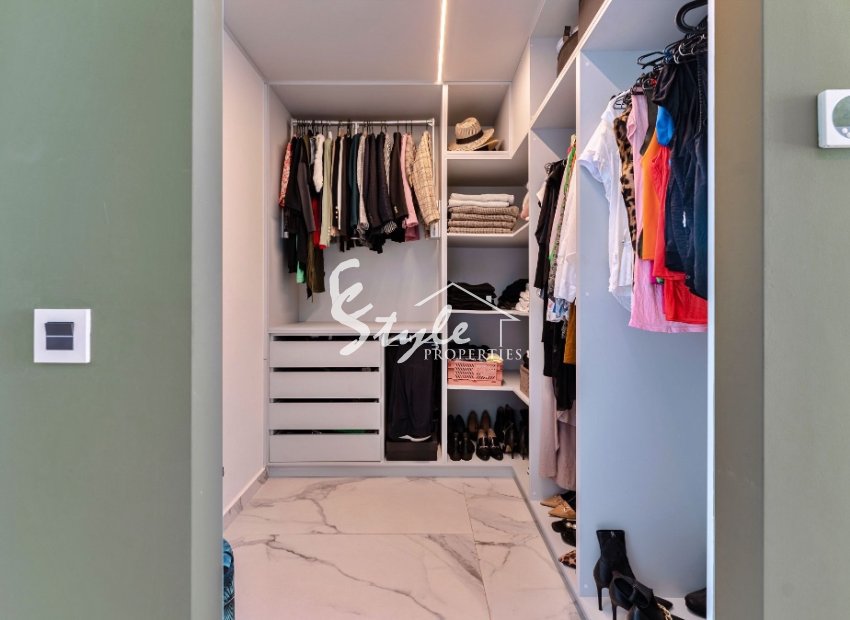 Resale - Villa - San Miguel De Salinas