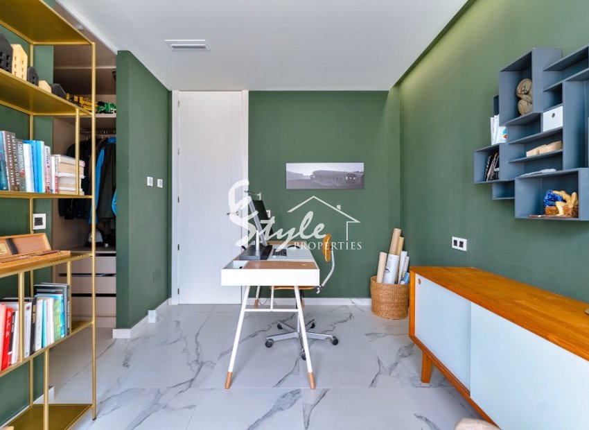 Resale - Villa - San Miguel De Salinas