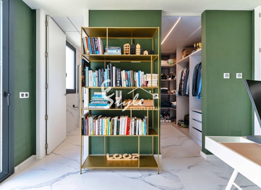 Resale - Villa - San Miguel De Salinas