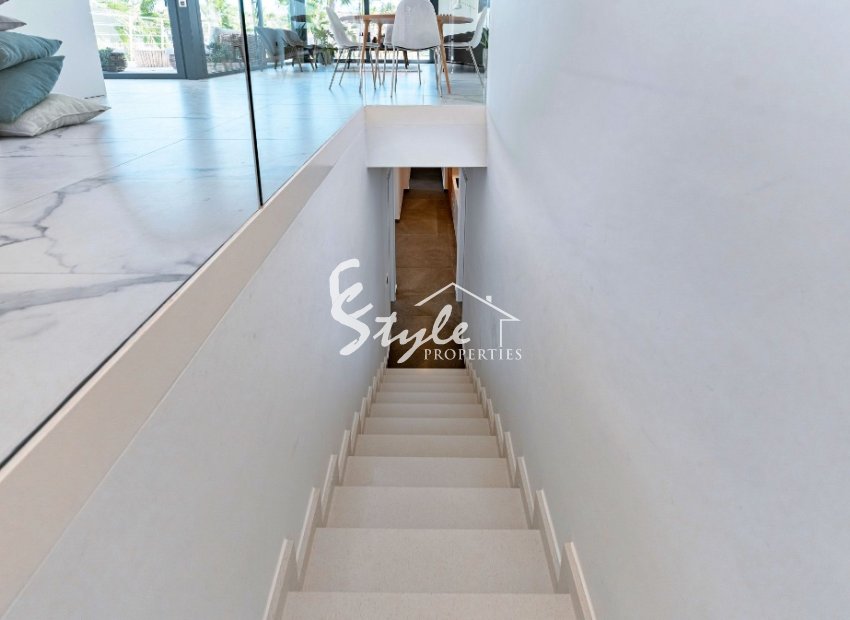 Resale - Villa - San Miguel De Salinas