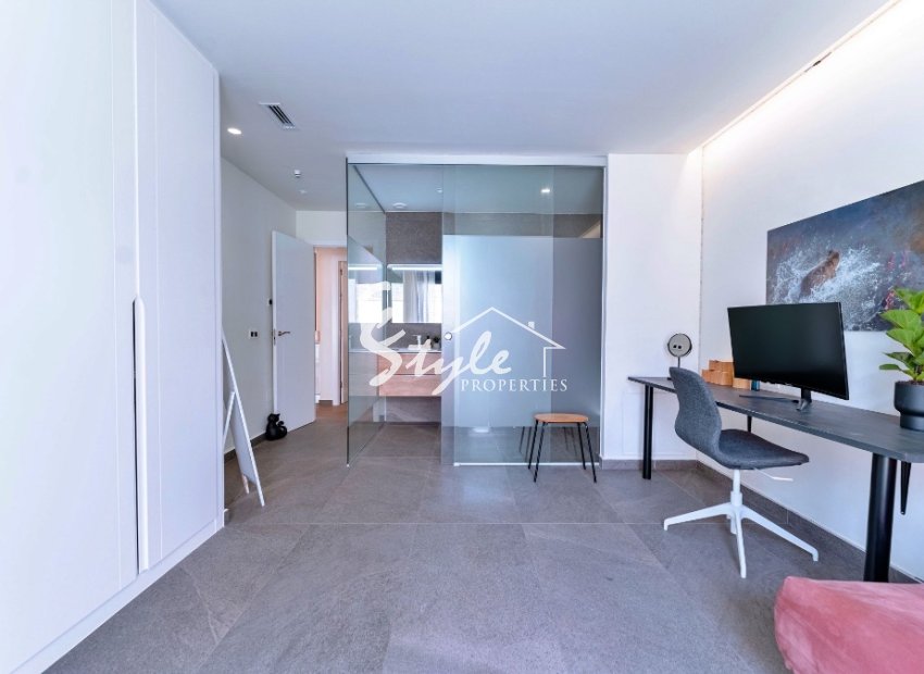 Resale - Villa - San Miguel De Salinas