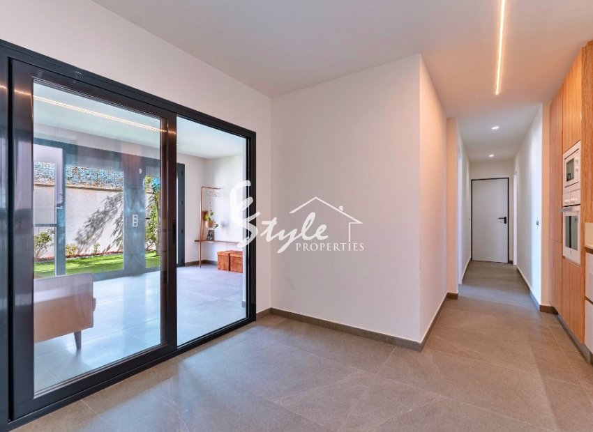 Resale - Villa - San Miguel De Salinas