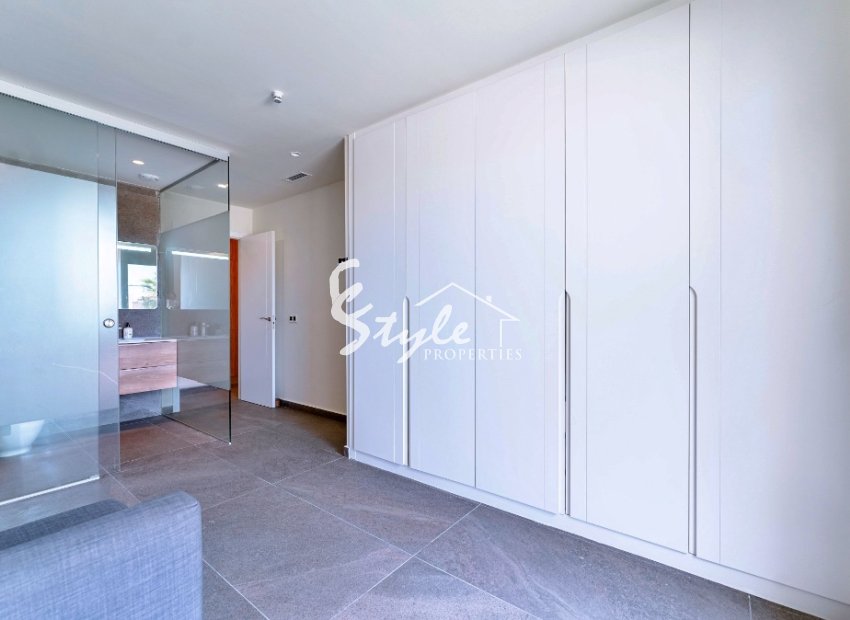 Resale - Villa - San Miguel De Salinas