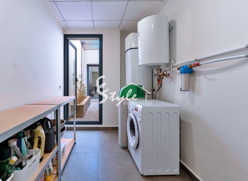 Resale - Villa - San Miguel De Salinas