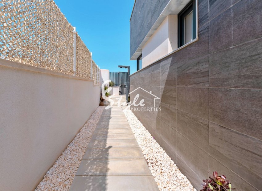 Resale - Villa - San Miguel De Salinas