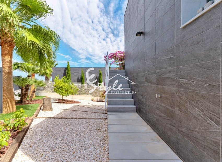 Resale - Villa - San Miguel De Salinas