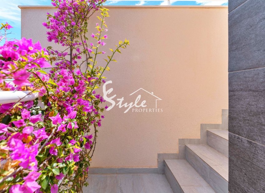 Resale - Villa - San Miguel De Salinas