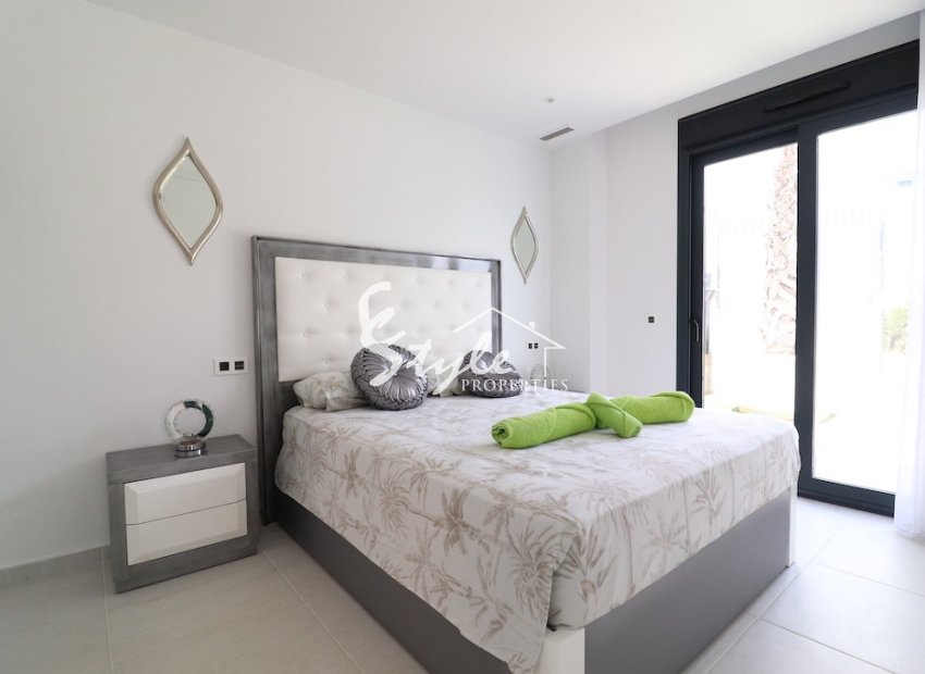 Resale - Villa - San Miguel De Salinas