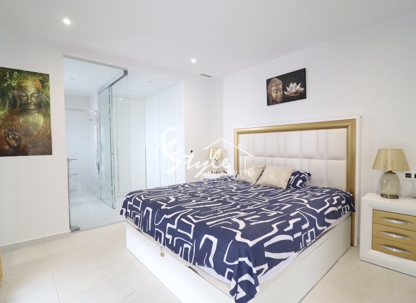 Resale - Villa - San Miguel De Salinas