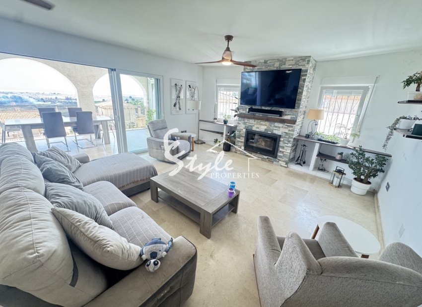 Resale - Villa - San Miguel De Salinas