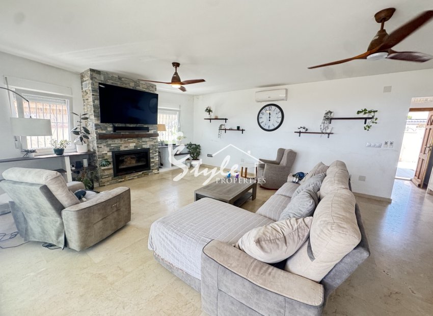 Resale - Villa - San Miguel De Salinas