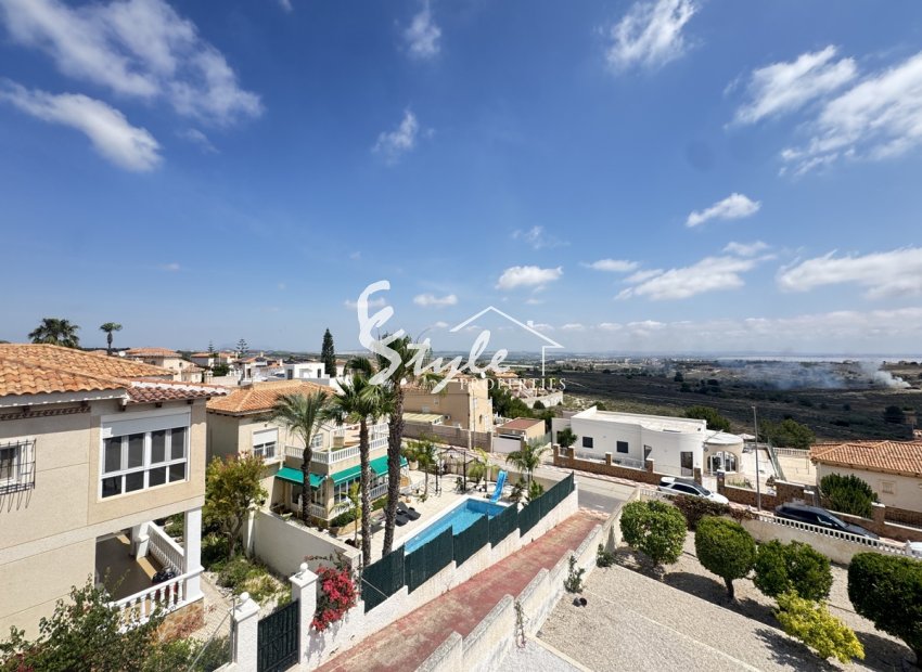 Resale - Villa - San Miguel De Salinas