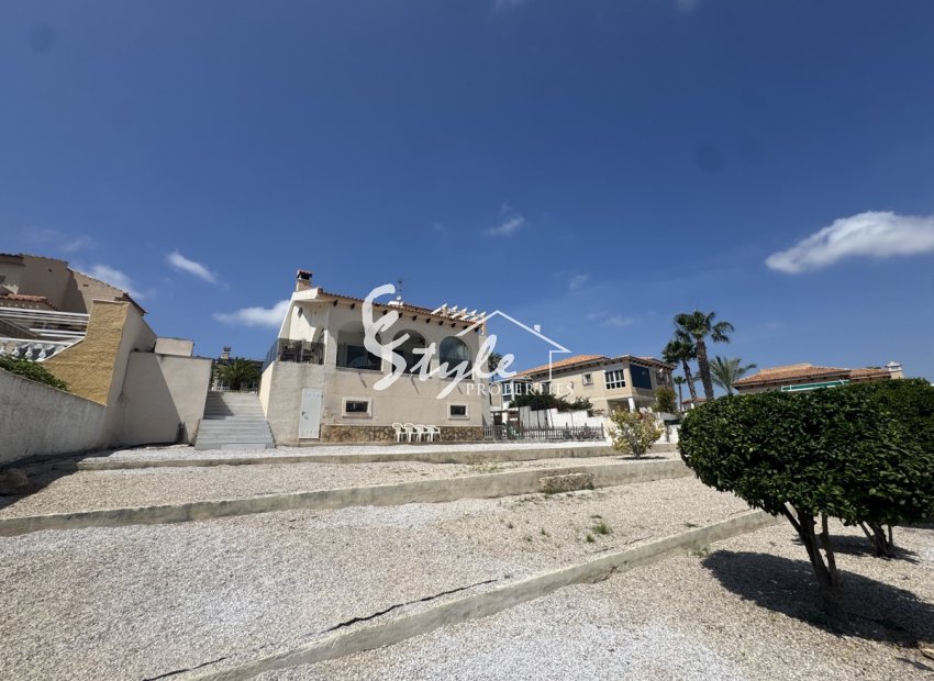 Resale - Villa - San Miguel De Salinas