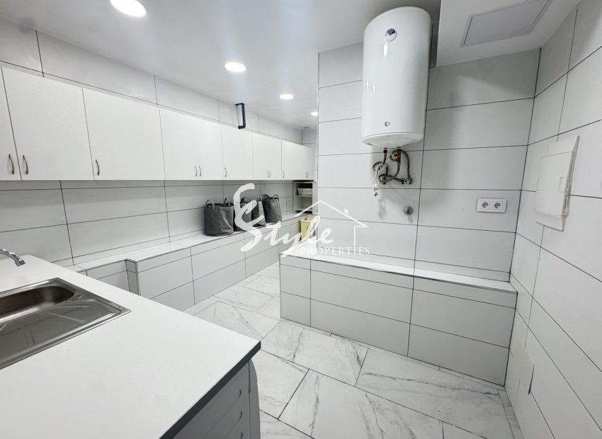 Resale - Villa - San Miguel De Salinas