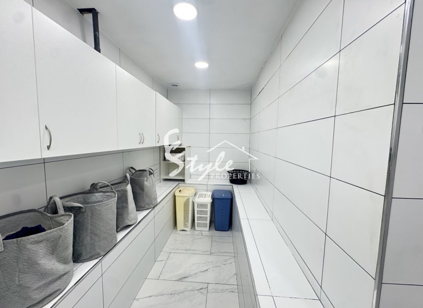 Resale - Villa - San Miguel De Salinas