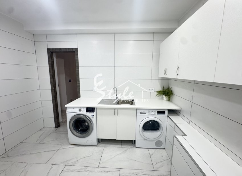 Resale - Villa - San Miguel De Salinas