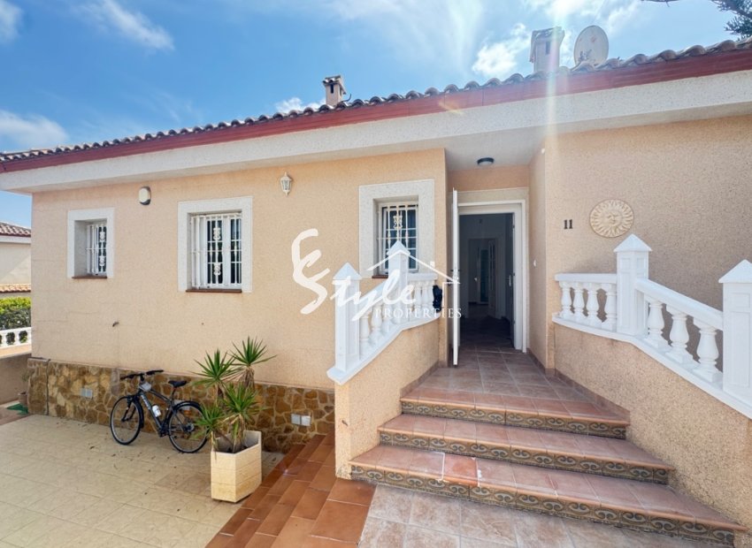 Resale - Villa - San Miguel - San Miguel De Salinas