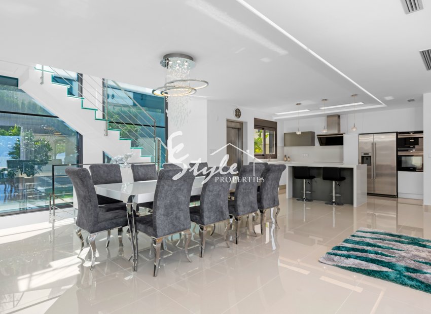 Resale - Villa - San Miguel - San Miguel De Salinas