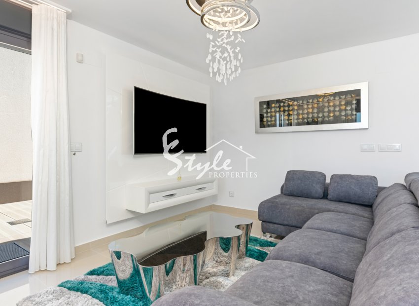 Resale - Villa - San Miguel - San Miguel De Salinas