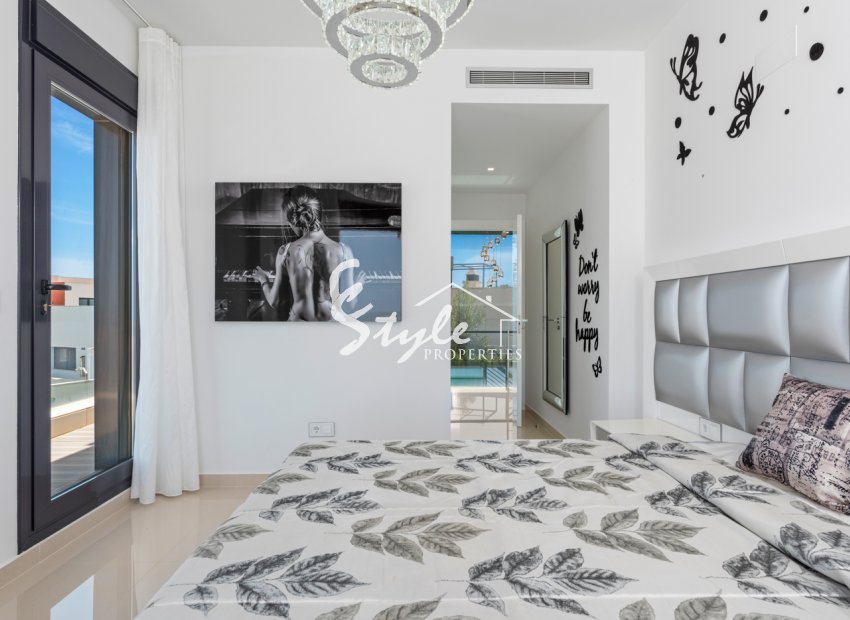 Resale - Villa - San Miguel - San Miguel De Salinas