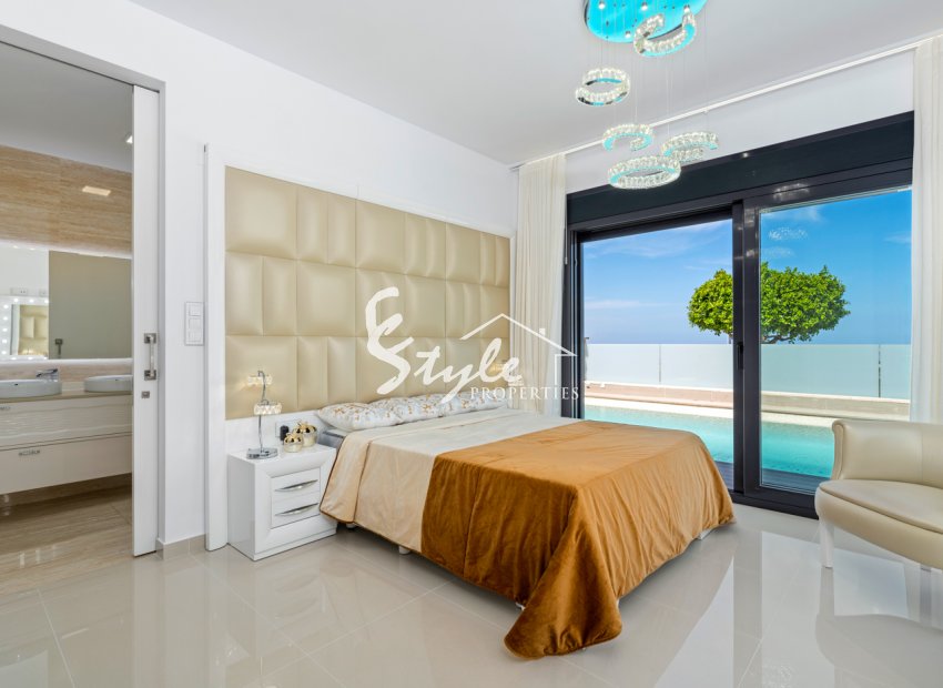 Resale - Villa - San Miguel - San Miguel De Salinas