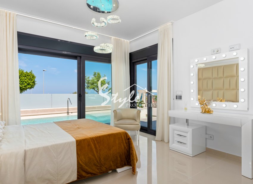 Resale - Villa - San Miguel - San Miguel De Salinas