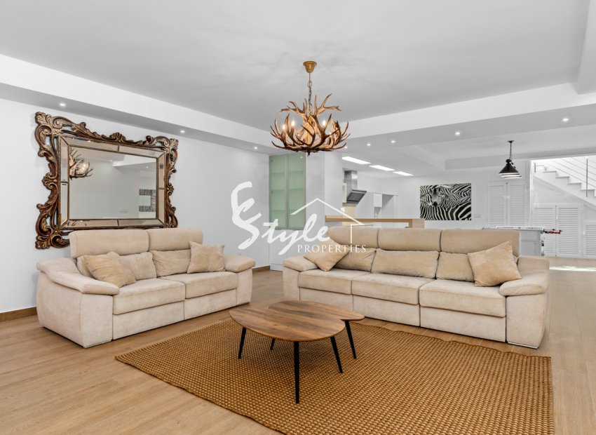 Resale - Villa - San Miguel - San Miguel De Salinas