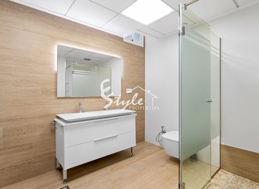 Resale - Villa - San Miguel - San Miguel De Salinas