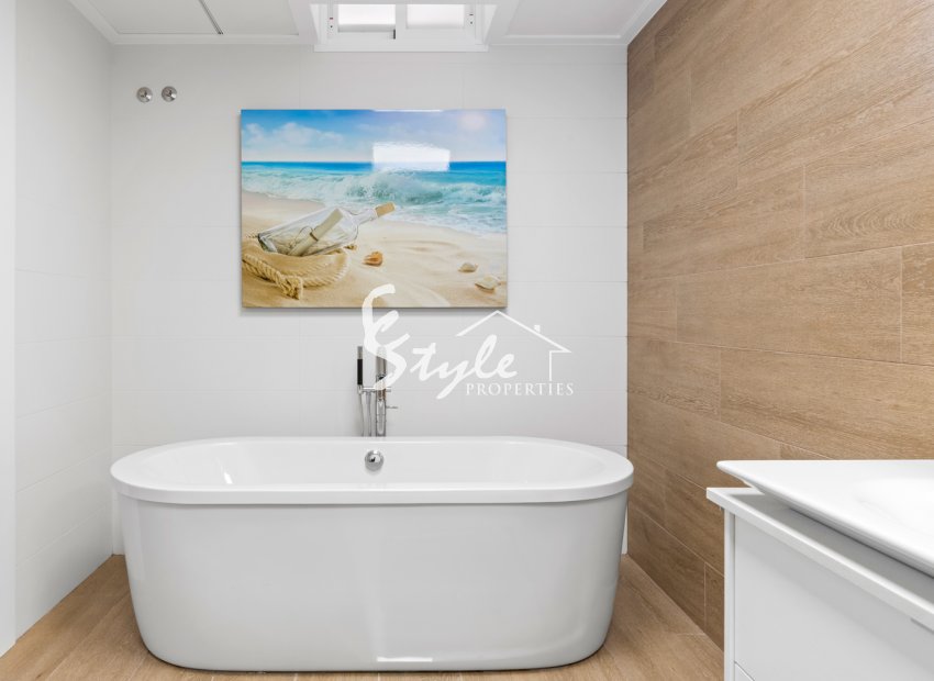 Resale - Villa - San Miguel - San Miguel De Salinas