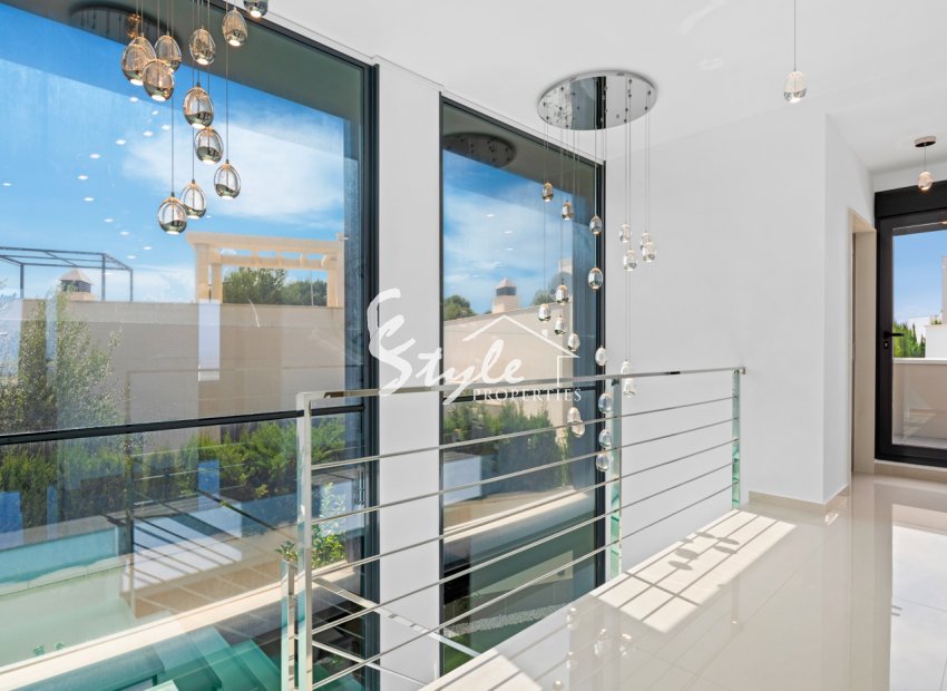 Resale - Villa - San Miguel - San Miguel De Salinas