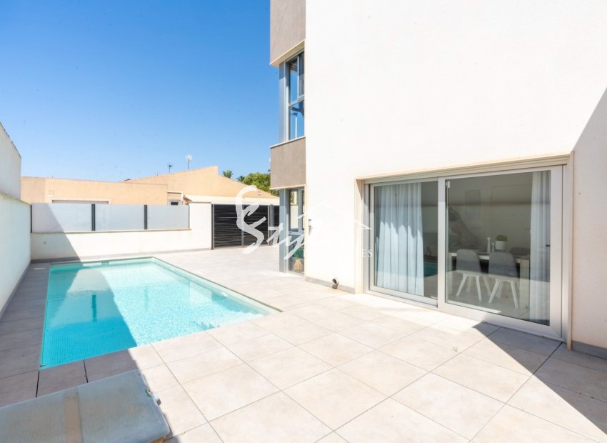 Resale - Villa - Santiago de Ribeira - Zona de la playa