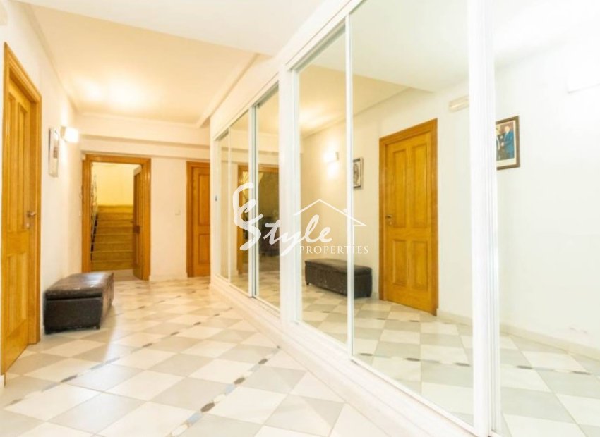 Resale - Villa - Torrevieja - Aguas Nuevas