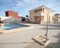 Resale - Villa - Torrevieja - Aguas Nuevas
