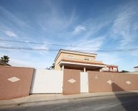 Resale - Villa - Torrevieja - Aguas Nuevas
