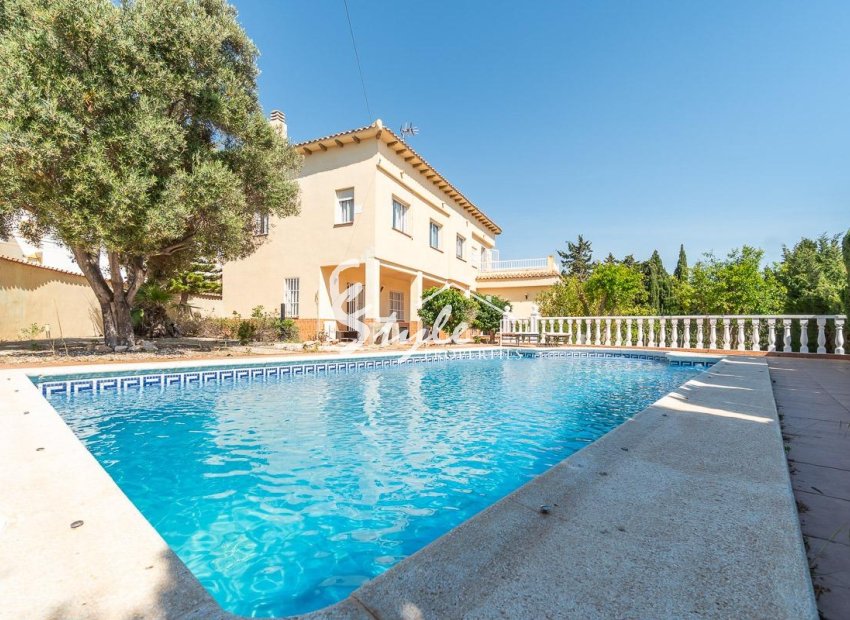 Resale - Villa - Torrevieja - Cala de cabo cervera