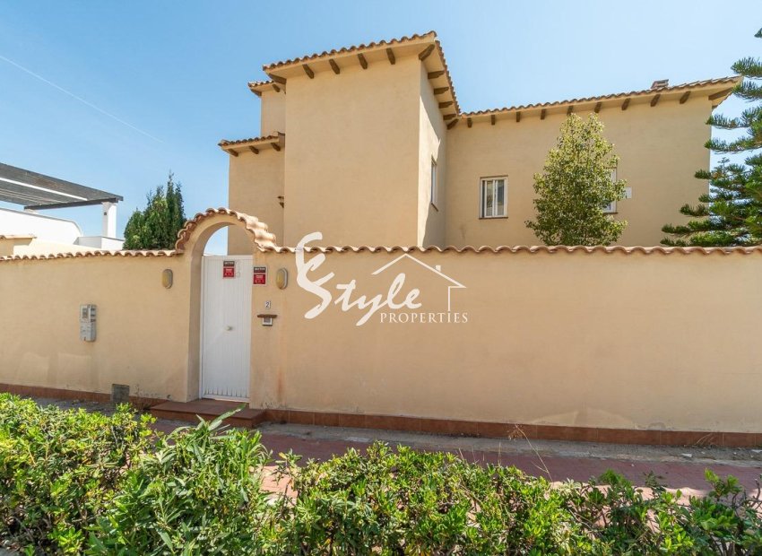 Resale - Villa - Torrevieja - Cala de cabo cervera