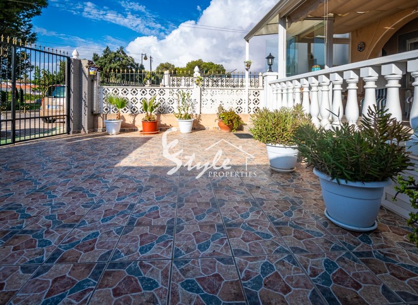 Resale - Villa - Torrevieja - Calas Blancas