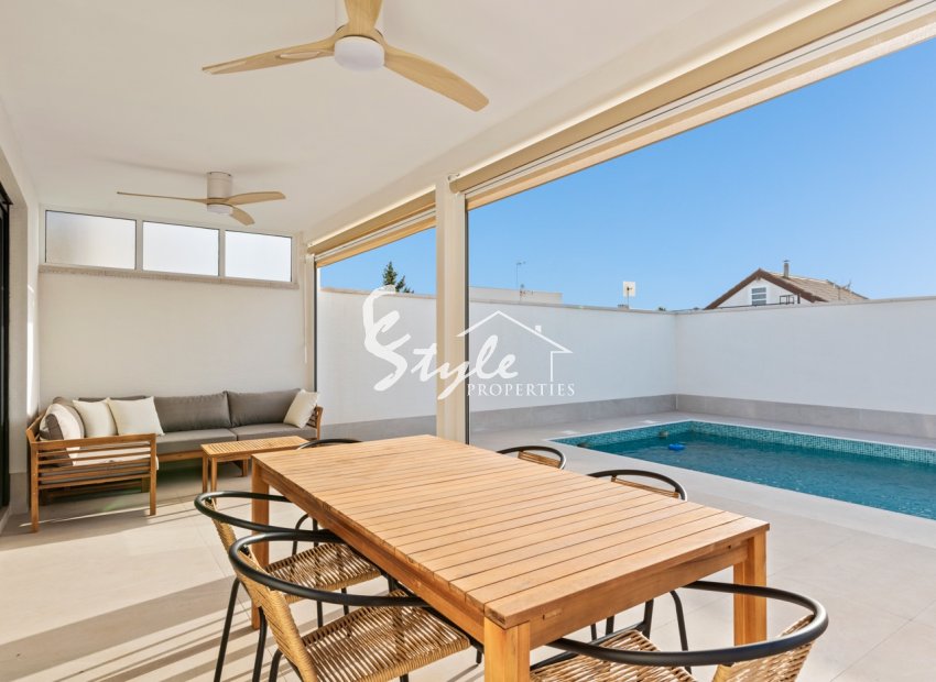 Resale - Villa - Torrevieja - El Chaparal