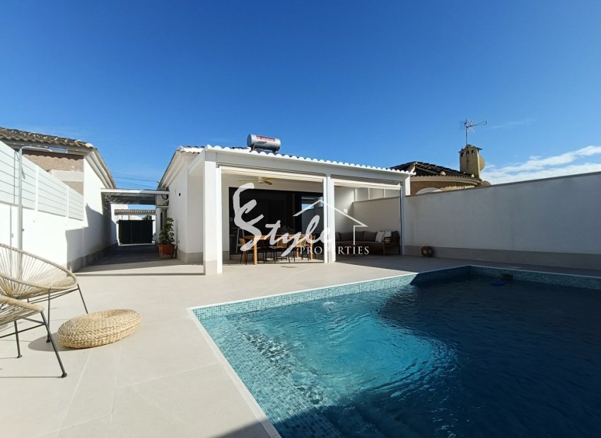 Resale - Villa - Torrevieja - El Chaparal