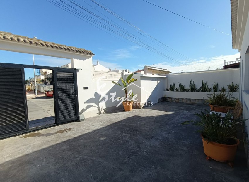 Resale - Villa - Torrevieja - El Chaparal