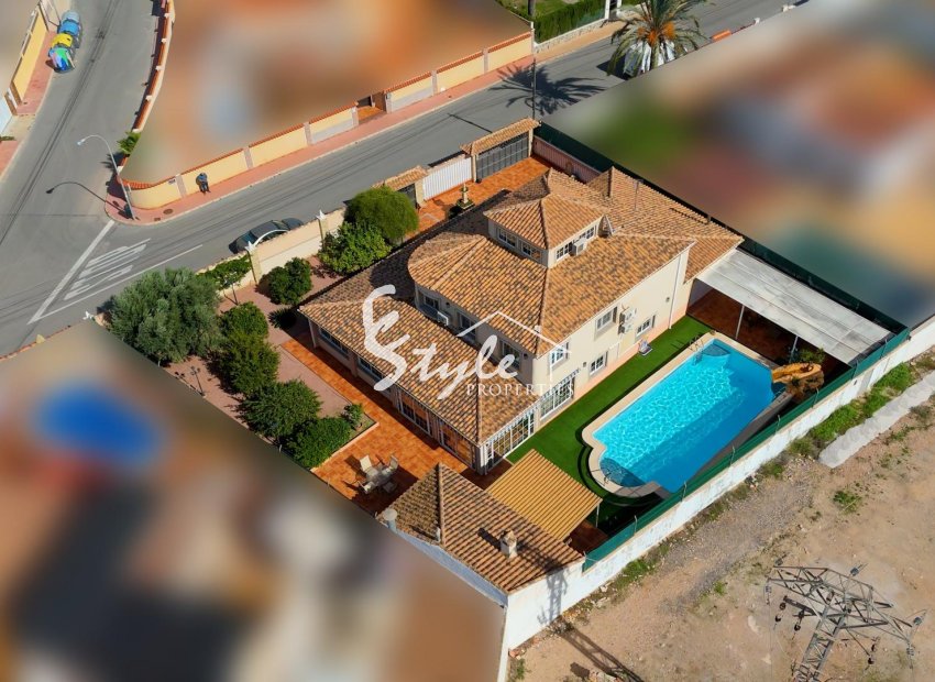 Resale - Villa - Torrevieja - El Chaparal
