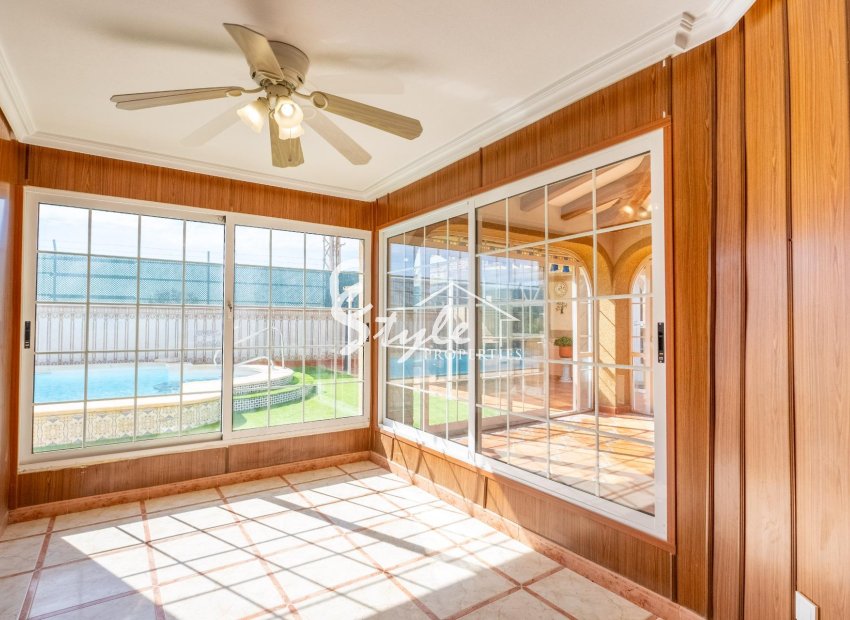 Resale - Villa - Torrevieja - El Chaparal